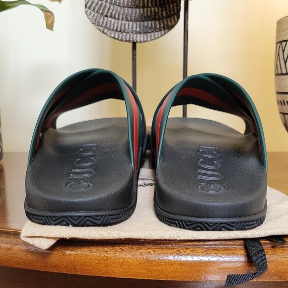 Gucci Women's Black and Red Slide Sandals - Picture 6 of 6